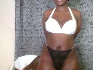 twerkerlyly Live Webcam on CamSoda