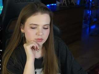 Model ini sedang live sekarang. afinanights