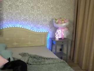 crystalblissi, female webcam model,  years old, on live webcam