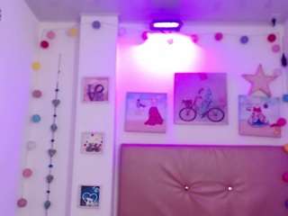 chloe-thunders Live Webcam on CamSoda