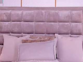 dakotawangi's CamSoda show and profile