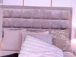 dakotawangi live cam profile