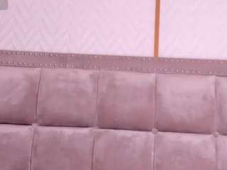 Model ini sedang live sekarang. dakotawangi