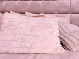 Live cam show with Dakota Wangi
