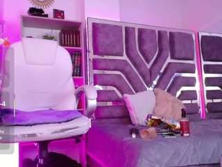 eva-walker Live Webcam on CamSoda