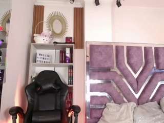 eva-walker Live Webcam on CamSoda