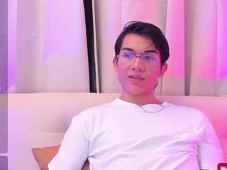 Jessyy-Mateus live webcam on Soda Cams