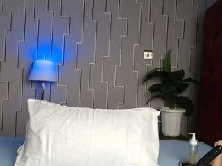 dreuh's CamSoda show and profile