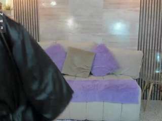 laura-ember Live Webcam on CamSoda