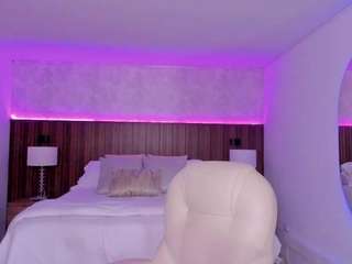 Megann-Williamss live cam preview