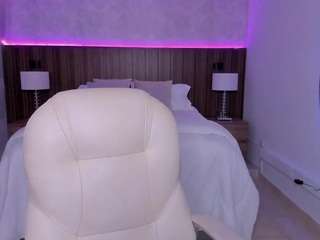 Megann-Williamss live cam preview