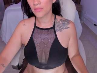 Megann-Williamss live cam preview