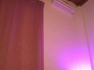 noah-0814 Live Webcam on CamSoda