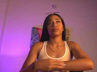 noah-0814, female webcam model,  years old, on live webcam