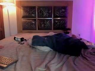 noah-0814 Live Webcam on CamSoda