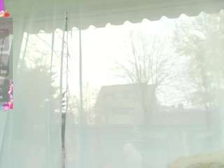 von-dee's CamSoda show and profile