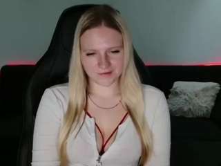 arianaluxe Live Webcam on CamSoda