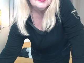 emmaellison's CamSoda show and profile