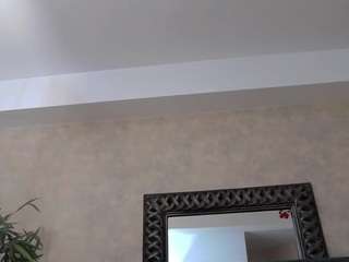 saraelise's CamSoda show and profile