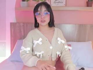 clara-luuu Live Webcam on CamSoda