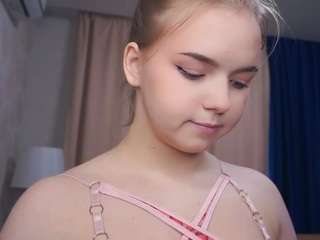 margartohashi's CamSoda show and profile