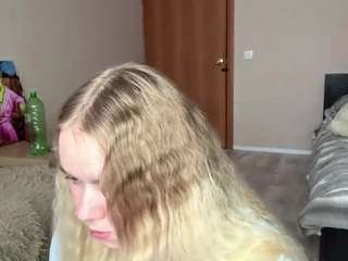 margartohashi's CamSoda show and profile