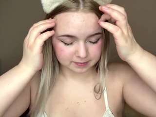 margartohashi's CamSoda show and profile