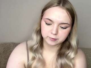 le modèle margartohashi est en webcam porno dans un show sur le site camsoda, il possède les tags suivants: anal,blue eyes,dildo or vibrator,doggy style,joi,no drinking,sexting,striptease,tattoos,teen 18,young adult,blonde hair,curvy,hd,small tits