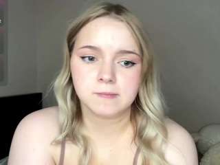 le modèle margartohashi est en webcam porno dans un show sur le site camsoda, il possède les tags suivants: anal,blue eyes,dildo or vibrator,doggy style,joi,no drinking,sexting,striptease,tattoos,teen 18,young adult,blonde hair,curvy,hd,small tits