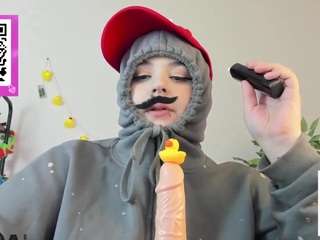 mia-r0ss's CamSoda show and profile