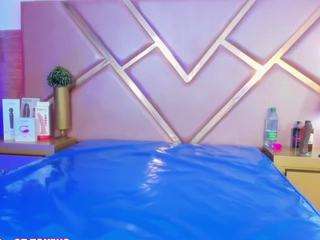 sophiiesinclair's CamSoda show and profile