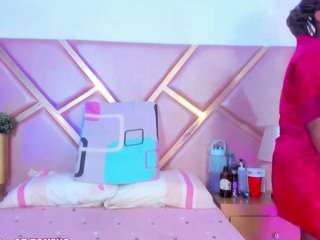 sophiiesinclair, female webcam model,  years old, on live webcam