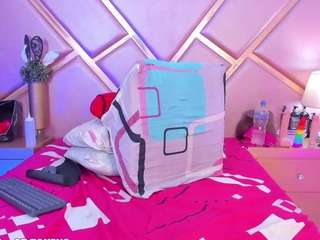 Live cam show with SophieSinclair