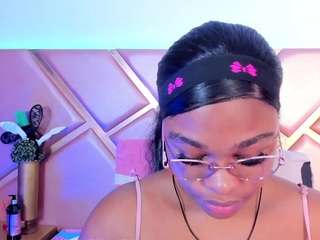sophiiesinclair's live room