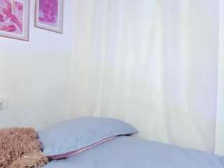 teeeninnocent's CamSoda show and profile