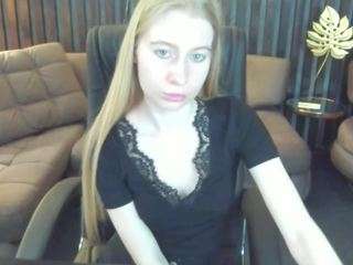 le modèle alinablond est en webcam porno dans un show sur le site camsoda, il possède les tags suivants: amateur,ass,doggy style,erotic dance,flashing,green eyes,no drinking,no smoking,normal,spanking,blonde hair,hd,small tits