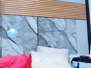 brittanyy20 live webcam show
