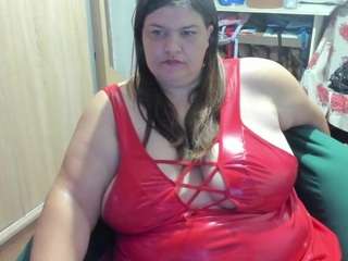 IONYSEXYLIPSPUSSY