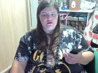 IONYSEXYLIPSPUSSY