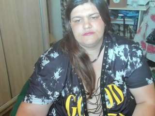 IONYSEXYLIPSPUSSY