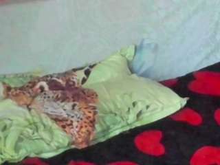 यह मॉडल अभी लाइव है. ionysexylipspussy