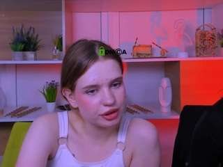 kari-pirs from CamSoda is Freechat