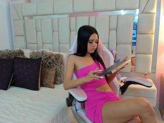 valentina-skinnyy Drink live webcam
