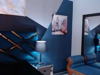 ariaadna's CamSoda show and profile