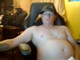 edwardaims2pleaseu from CamSoda is Freechat