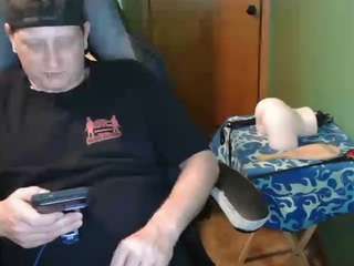 Edwardaims2pleaseU live cam preview