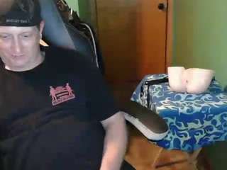 Edwardaims2pleaseU live cam preview