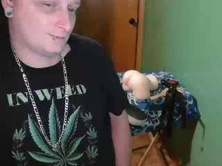 Edwardaims2pleaseU live cam preview