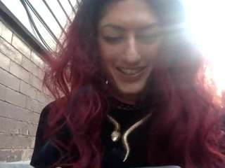 sissygoddessvikk... Live Webcam on CamSoda