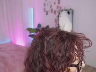 babyjune18's CamSoda show and profile